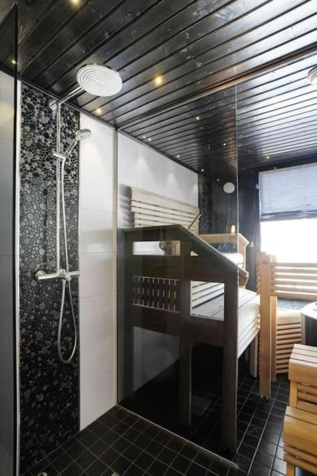 Majestic Penthouse With Sauna & High-Speed Wi-Fi And Parking Rovaniemi Eksteriør billede